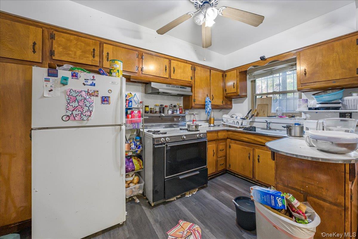 4634 Carpenter Avenue, Bronx, NY 10470