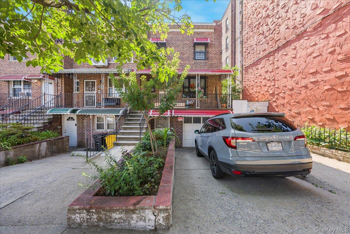 4634 Carpenter Avenue, Bronx, NY 10470