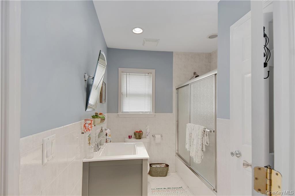 320 N Terrace Avenue, Mount Vernon, NY 10550