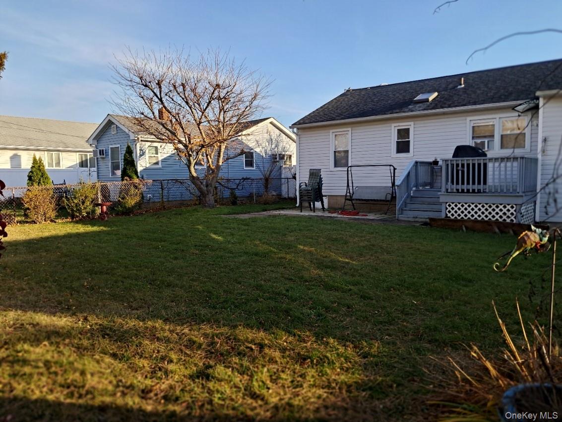 78 E Seacrest Avenue, Lindenhurst, NY 11757