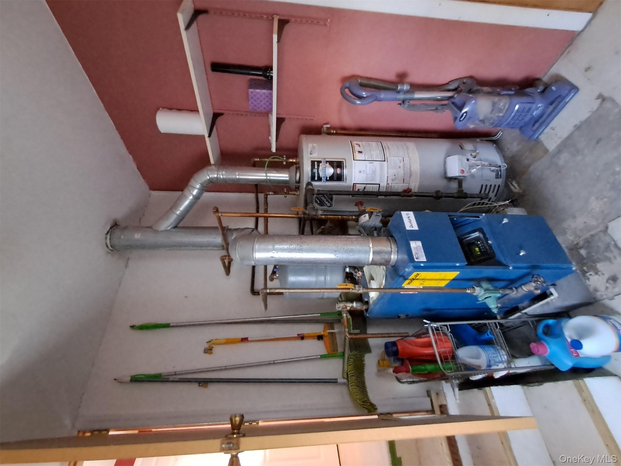 78 E Seacrest Avenue, Lindenhurst, NY 11757