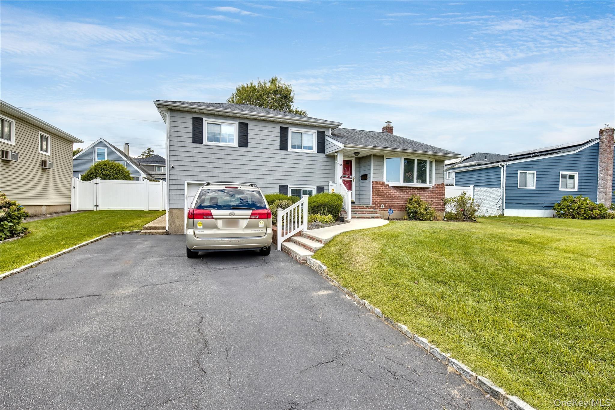 106 Cornell Lane, Hicksville, NY 11801