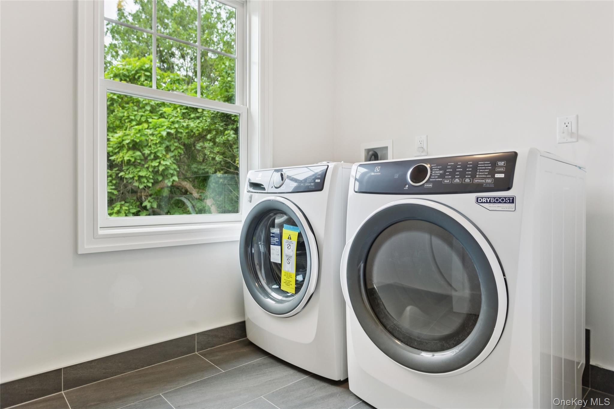 111 Fairfield Avenue, Port Washington, NY 11050