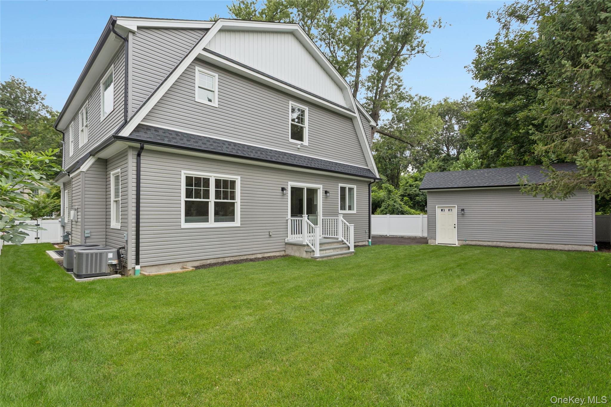 111 Fairfield Avenue, Port Washington, NY 11050