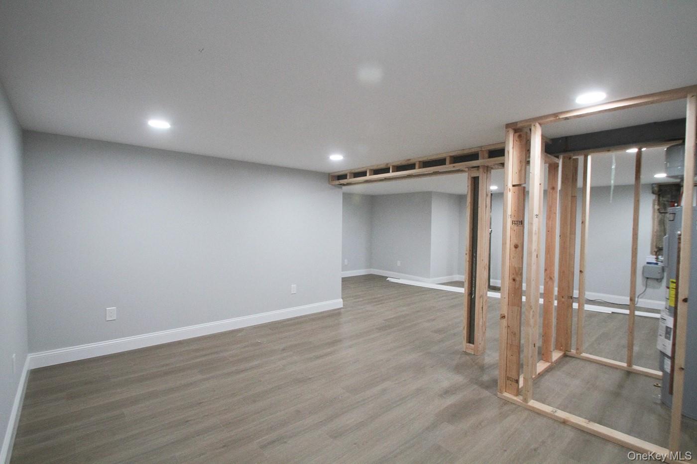 16 Eleanor Road, Plainview, NY 11803