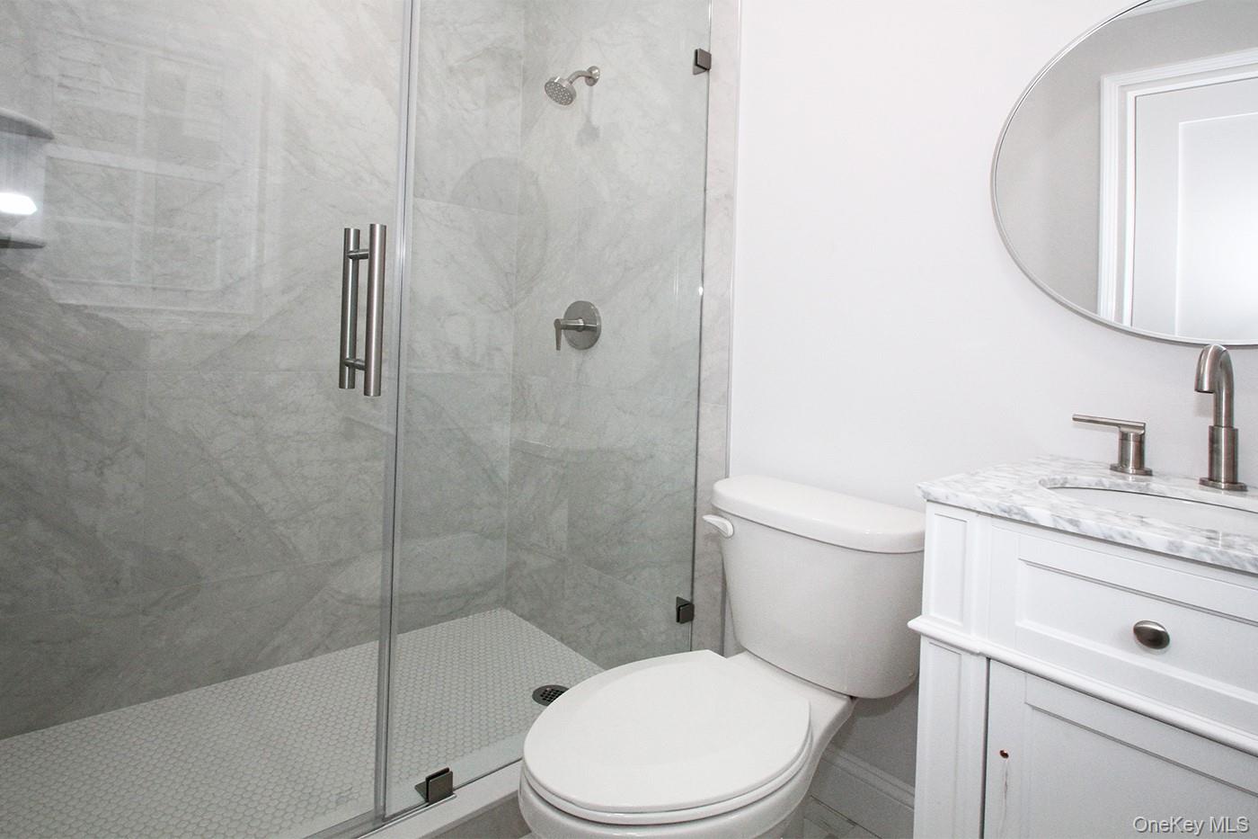 16 Eleanor Road, Plainview, NY 11803