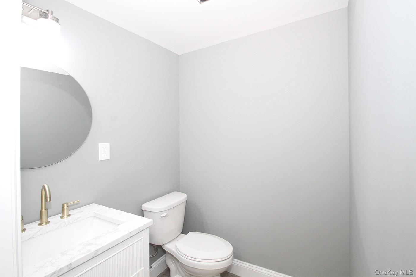 16 Eleanor Road, Plainview, NY 11803