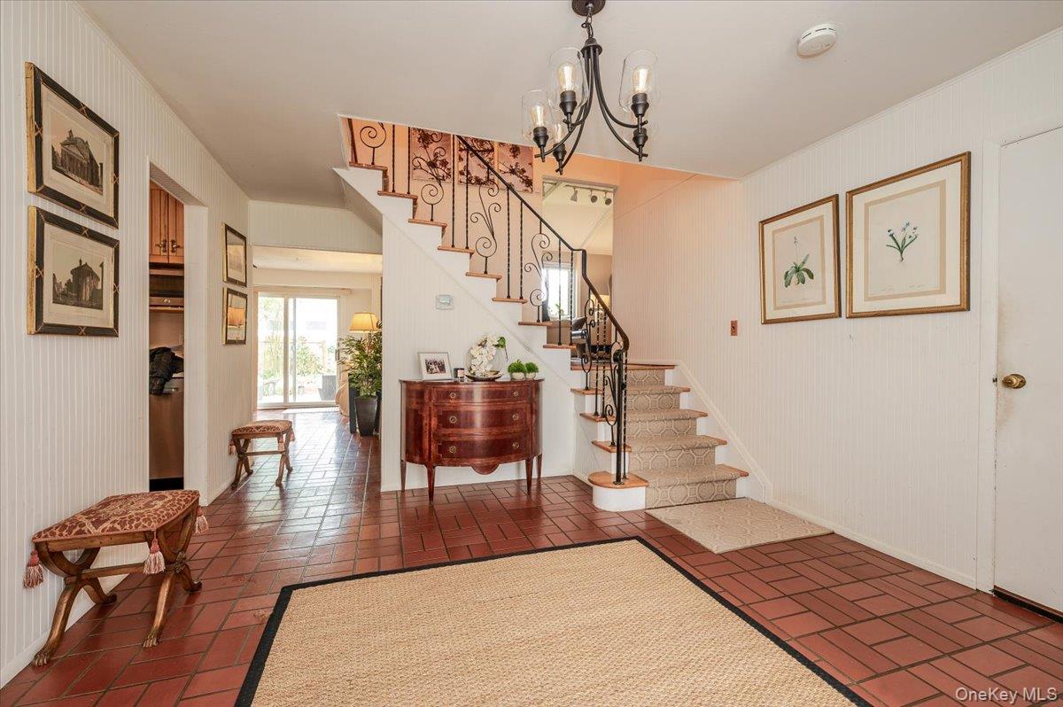 77 Tioga Avenue, Atlantic Beach, NY 11509