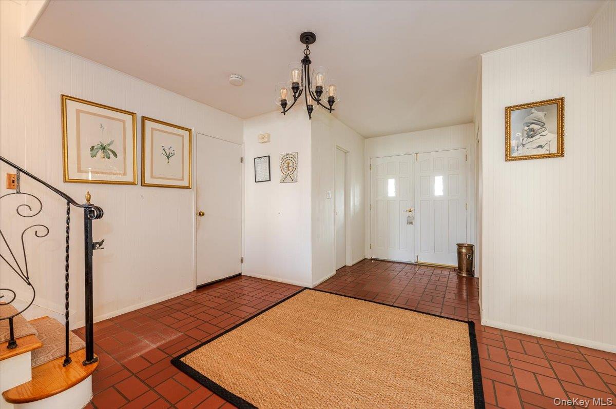 77 Tioga Avenue, Atlantic Beach, NY 11509