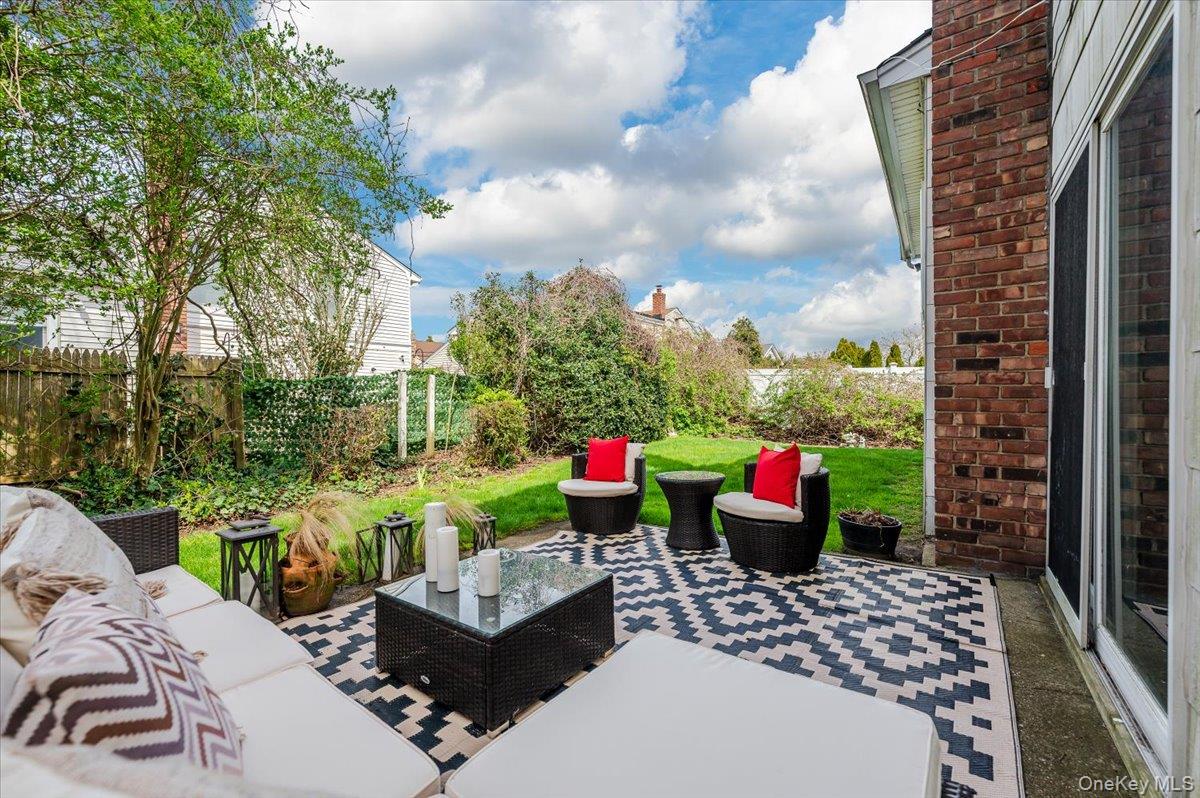 77 Tioga Avenue, Atlantic Beach, NY 11509