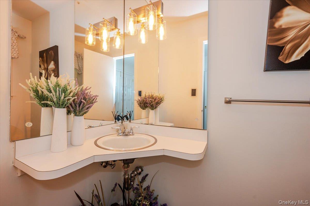 77 Tioga Avenue, Atlantic Beach, NY 11509