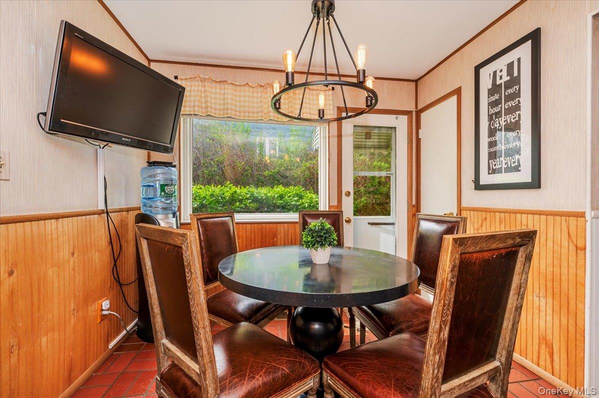 77 Tioga Avenue, Atlantic Beach, NY 11509