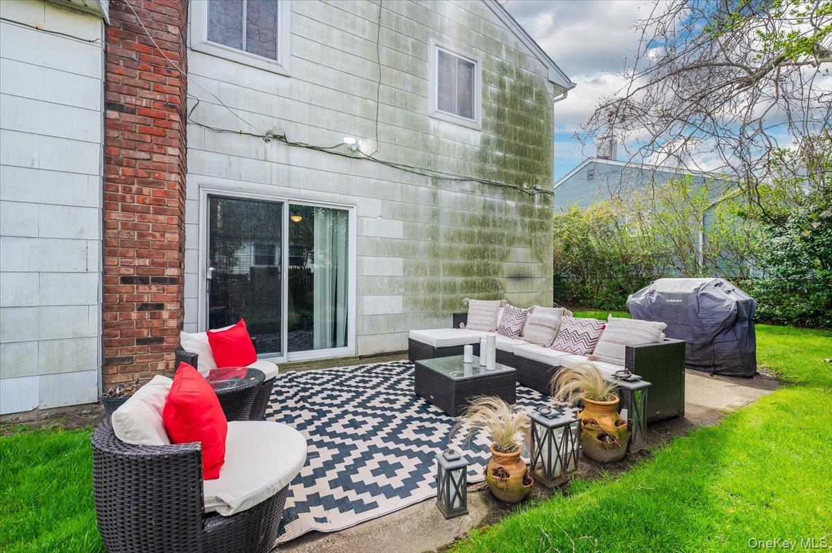 77 Tioga Avenue, Atlantic Beach, NY 11509