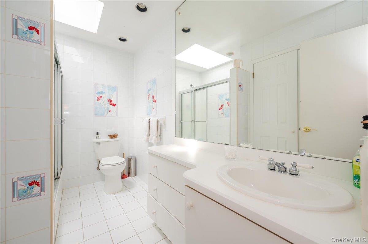 77 Tioga Avenue, Atlantic Beach, NY 11509