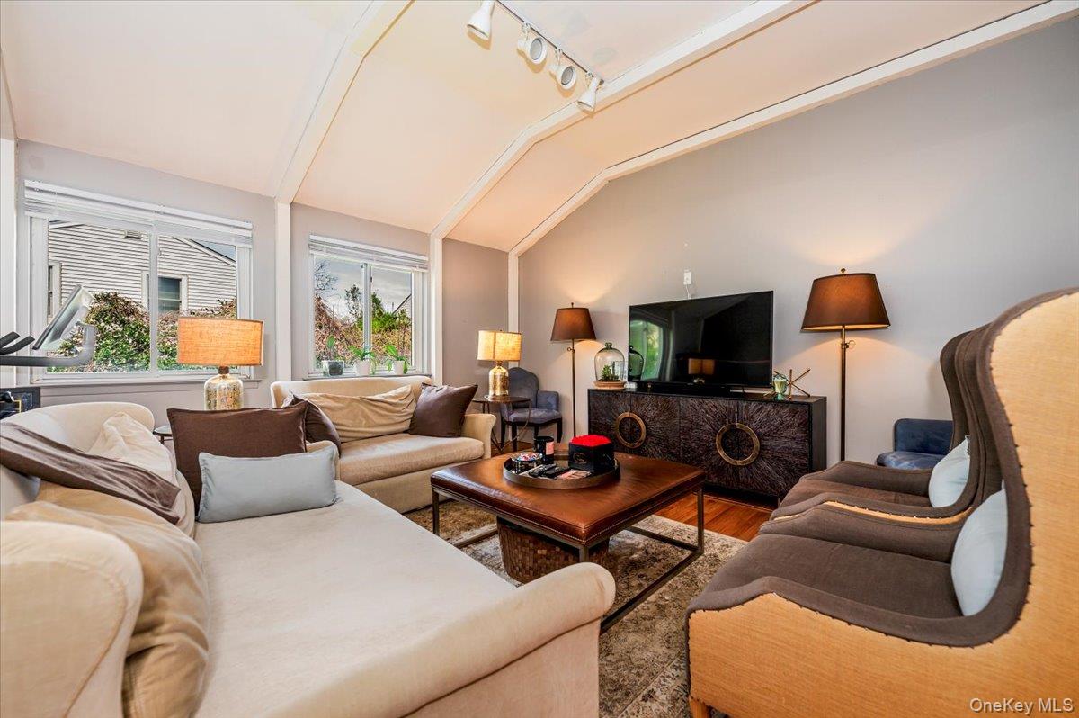 77 Tioga Avenue, Atlantic Beach, NY 11509