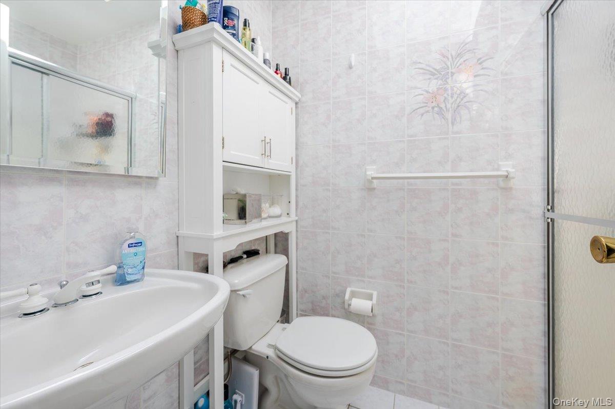 77 Tioga Avenue, Atlantic Beach, NY 11509