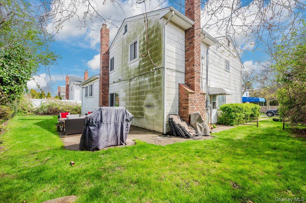 77 Tioga Avenue, Atlantic Beach, NY 11509