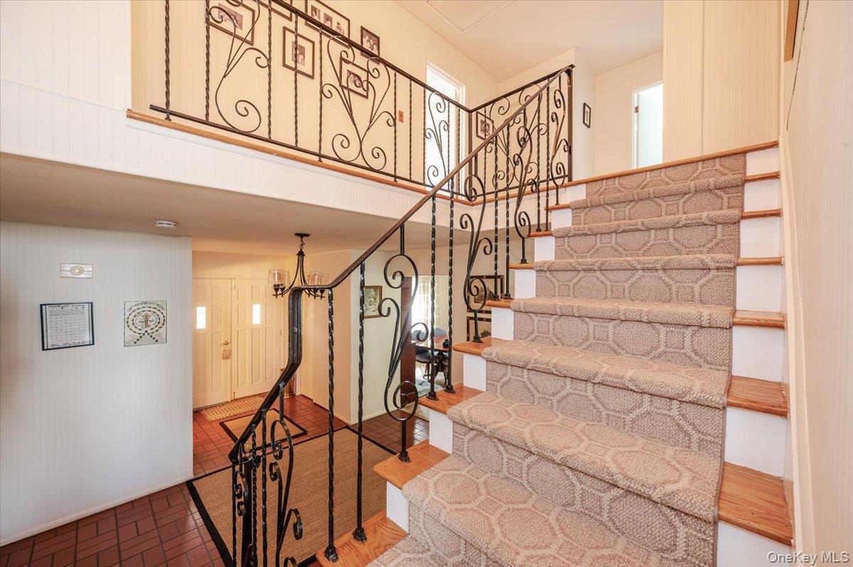 77 Tioga Avenue, Atlantic Beach, NY 11509