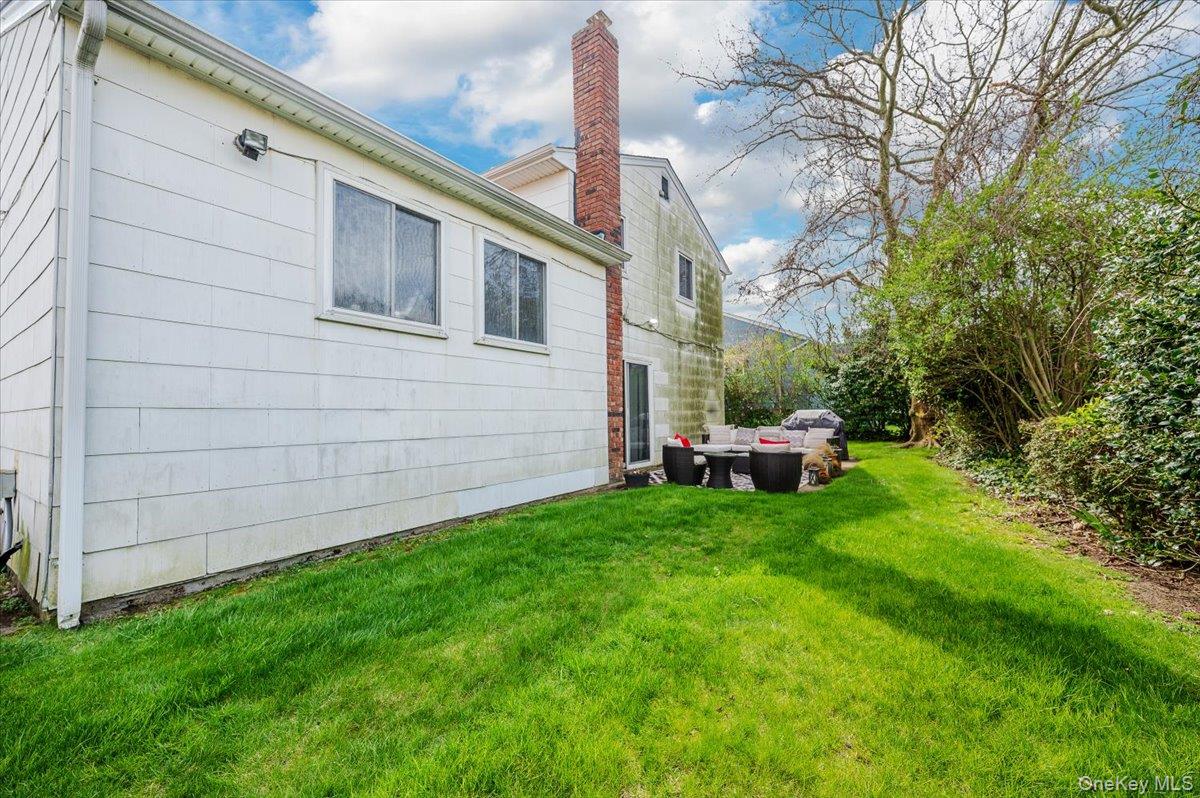 77 Tioga Avenue, Atlantic Beach, NY 11509