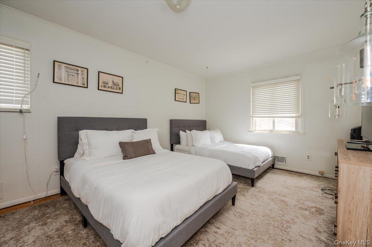 77 Tioga Avenue, Atlantic Beach, NY 11509