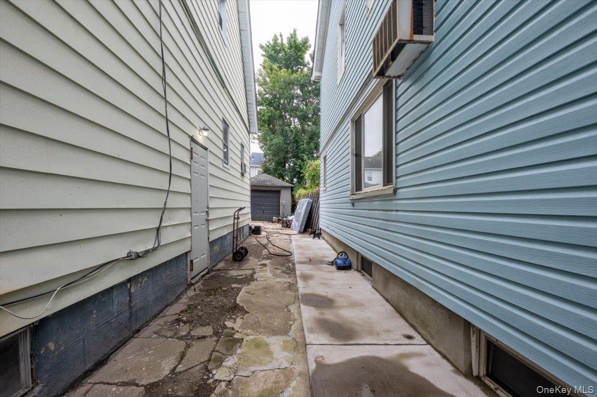 15824 75th Road, Flushing, NY 11366