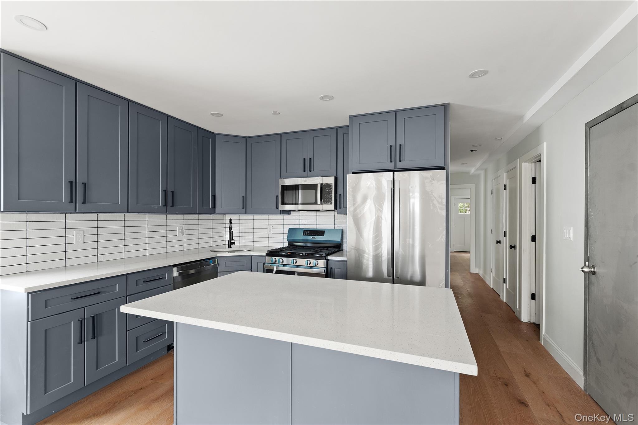 356 S 10 Avenue, Mount Vernon, NY 10550