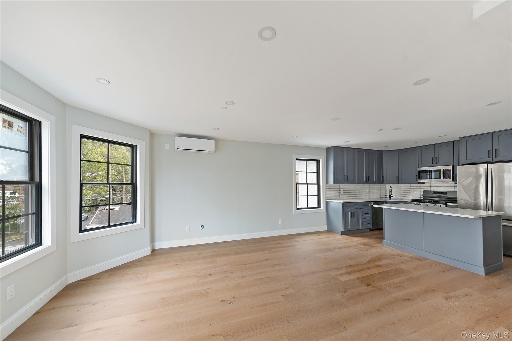 356 S 10 Avenue, Mount Vernon, NY 10550