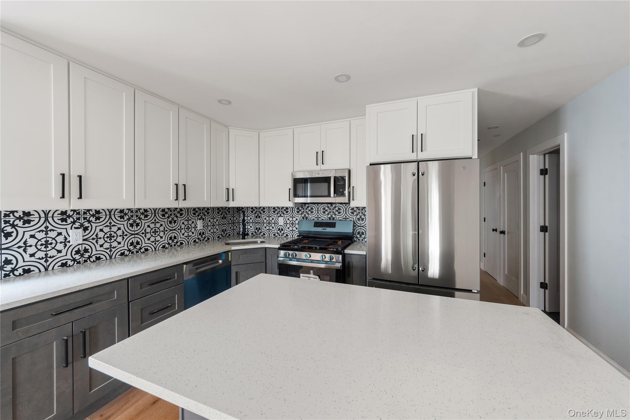 356 S 10 Avenue, Mount Vernon, NY 10550