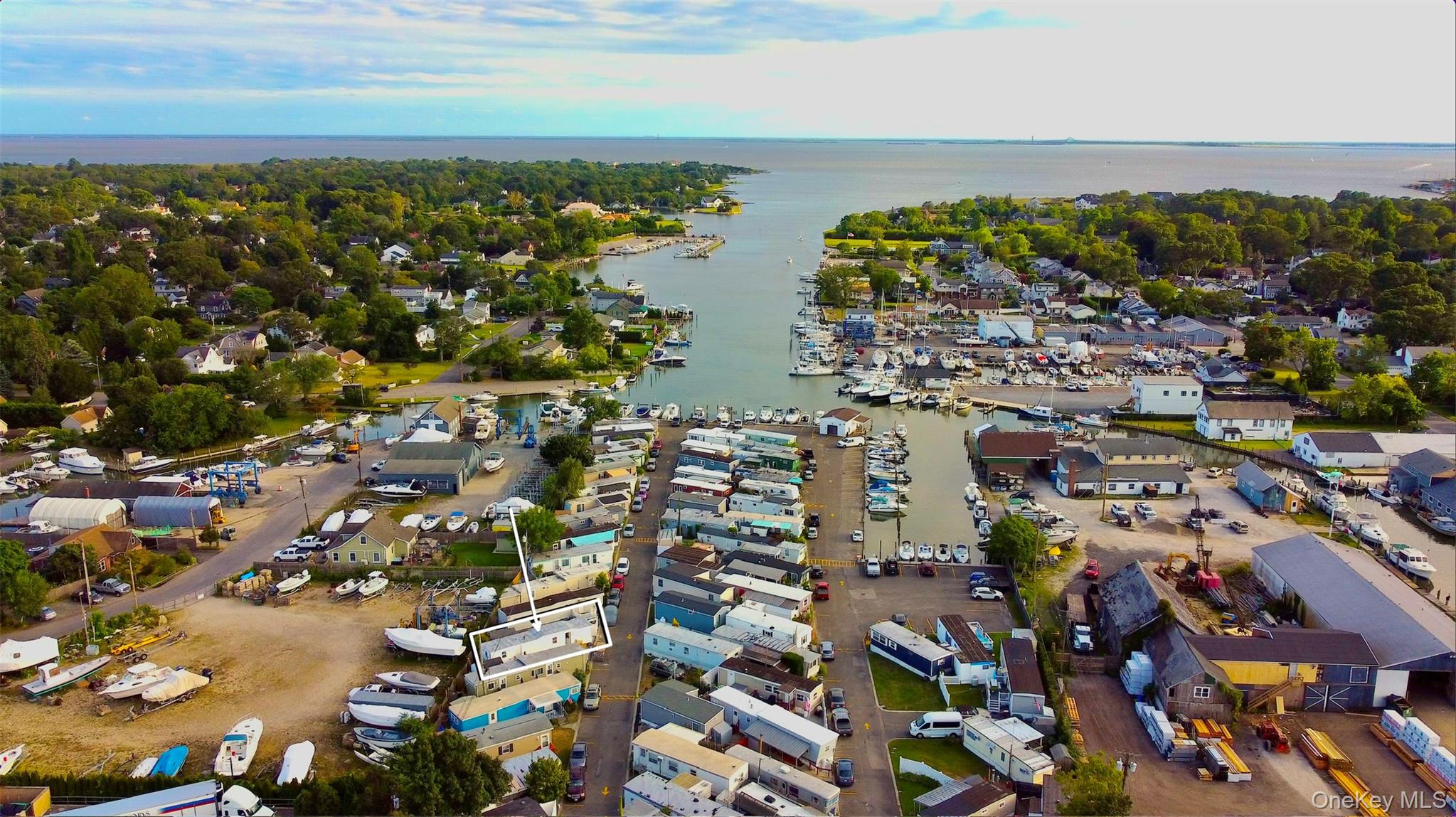 150 Main St # 14, Islip, NY 11751