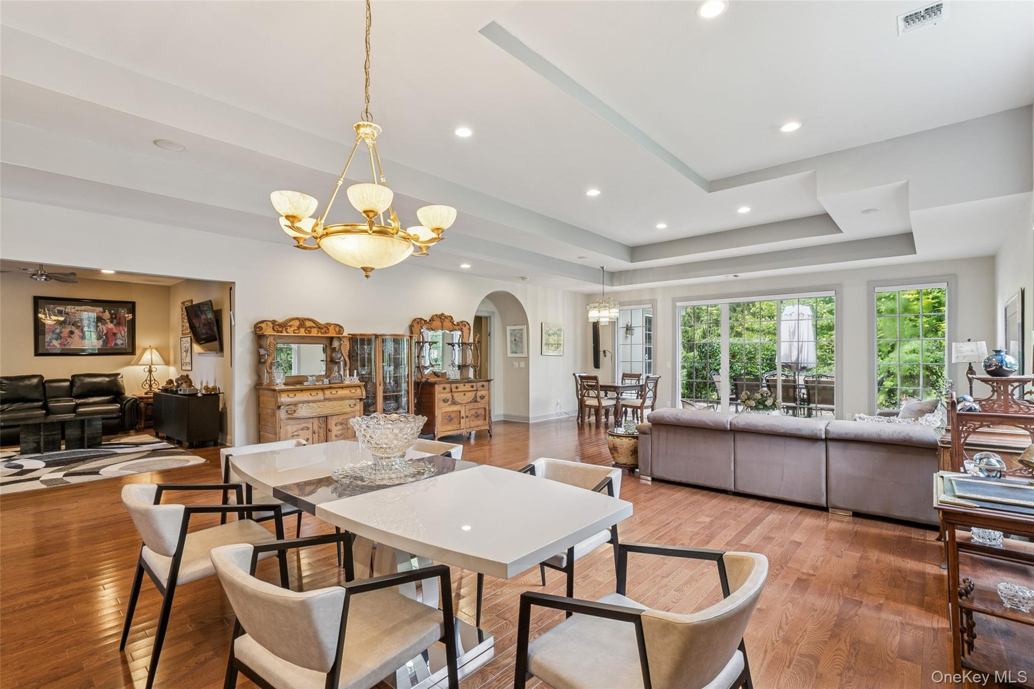 382 Altessa Boulevard, Melville, NY 11747