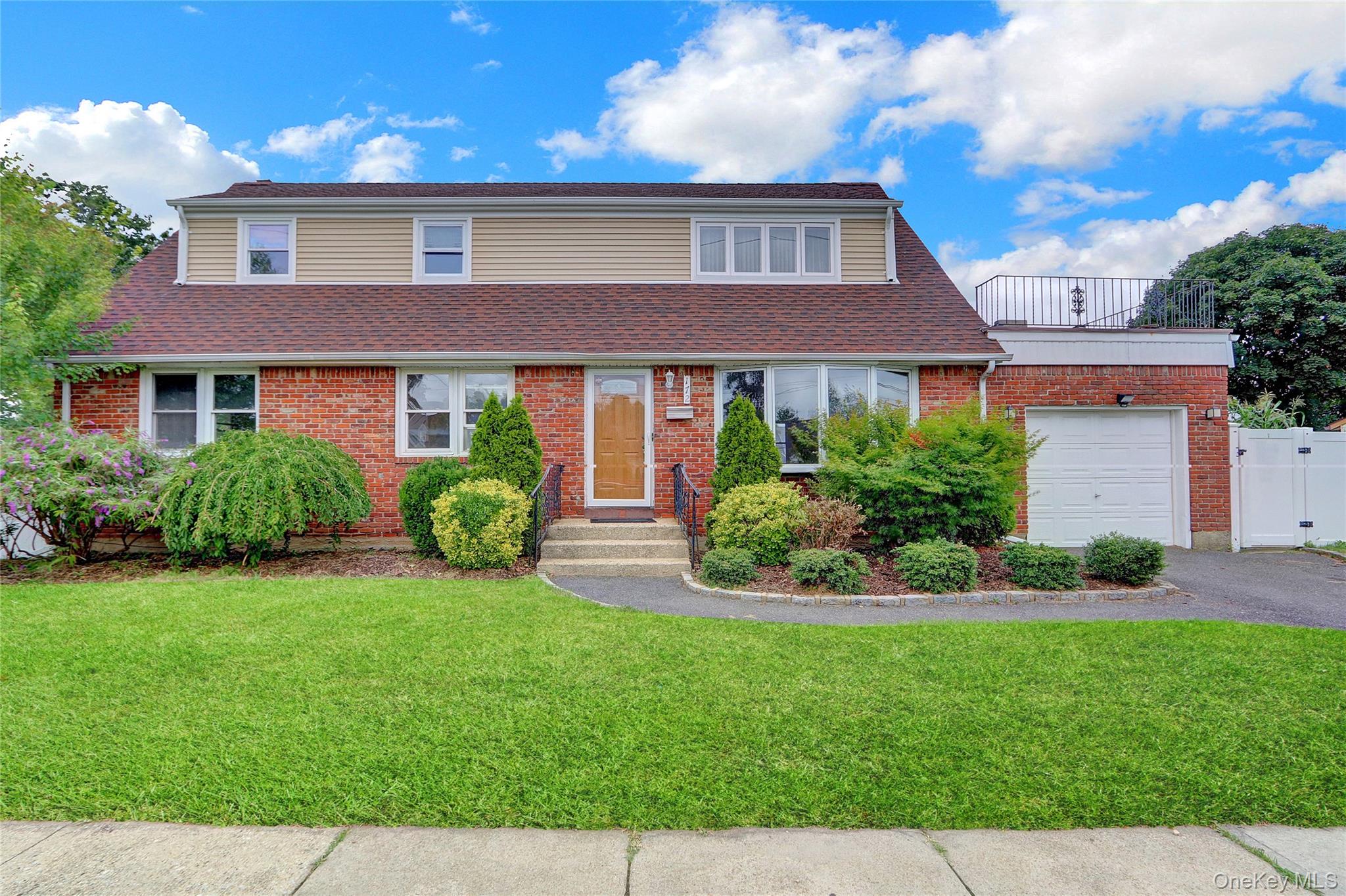 172 2nd Street, Hicksville, NY 11801