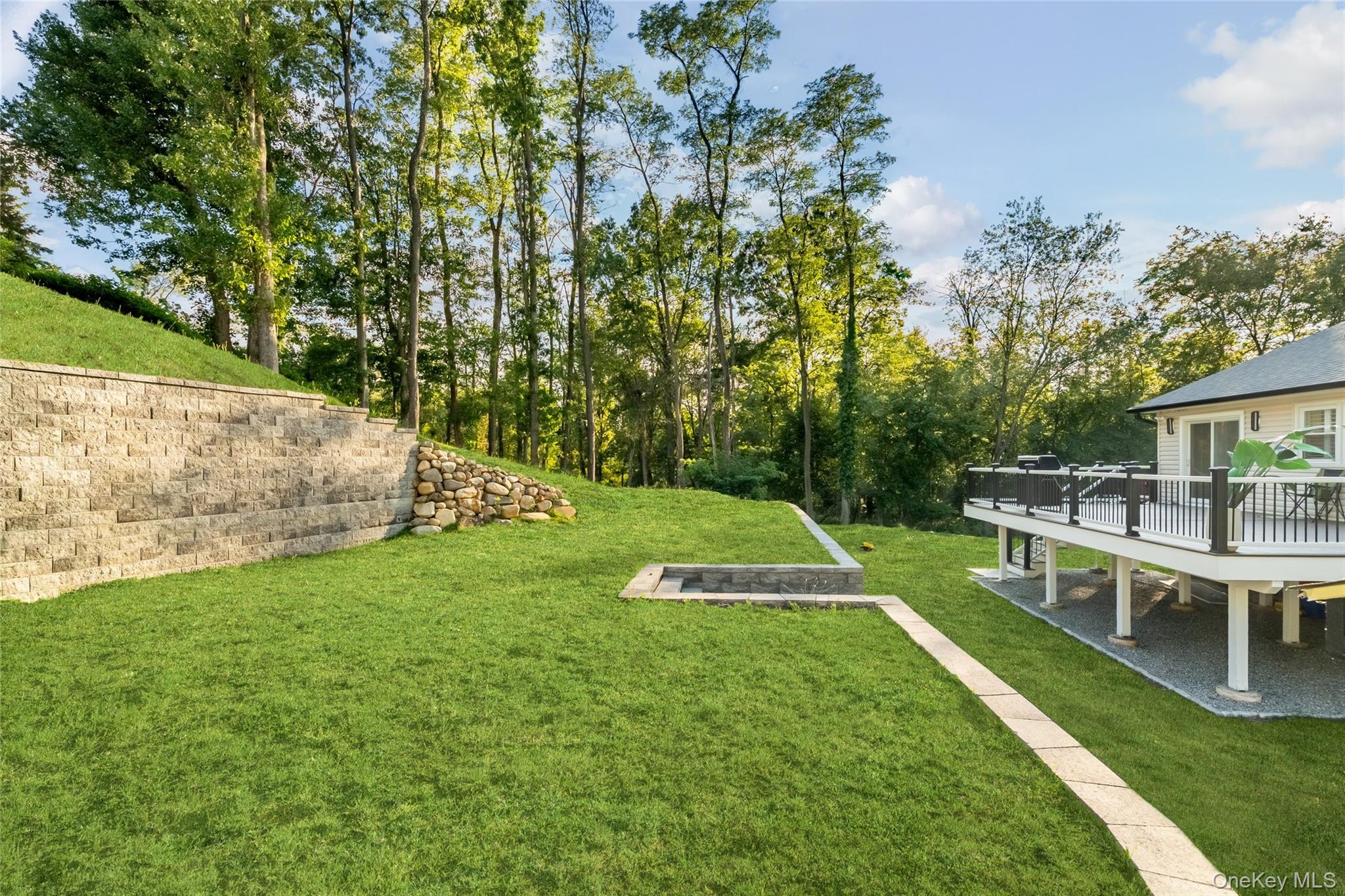 1 Wales Vista, Nanuet, NY 10954