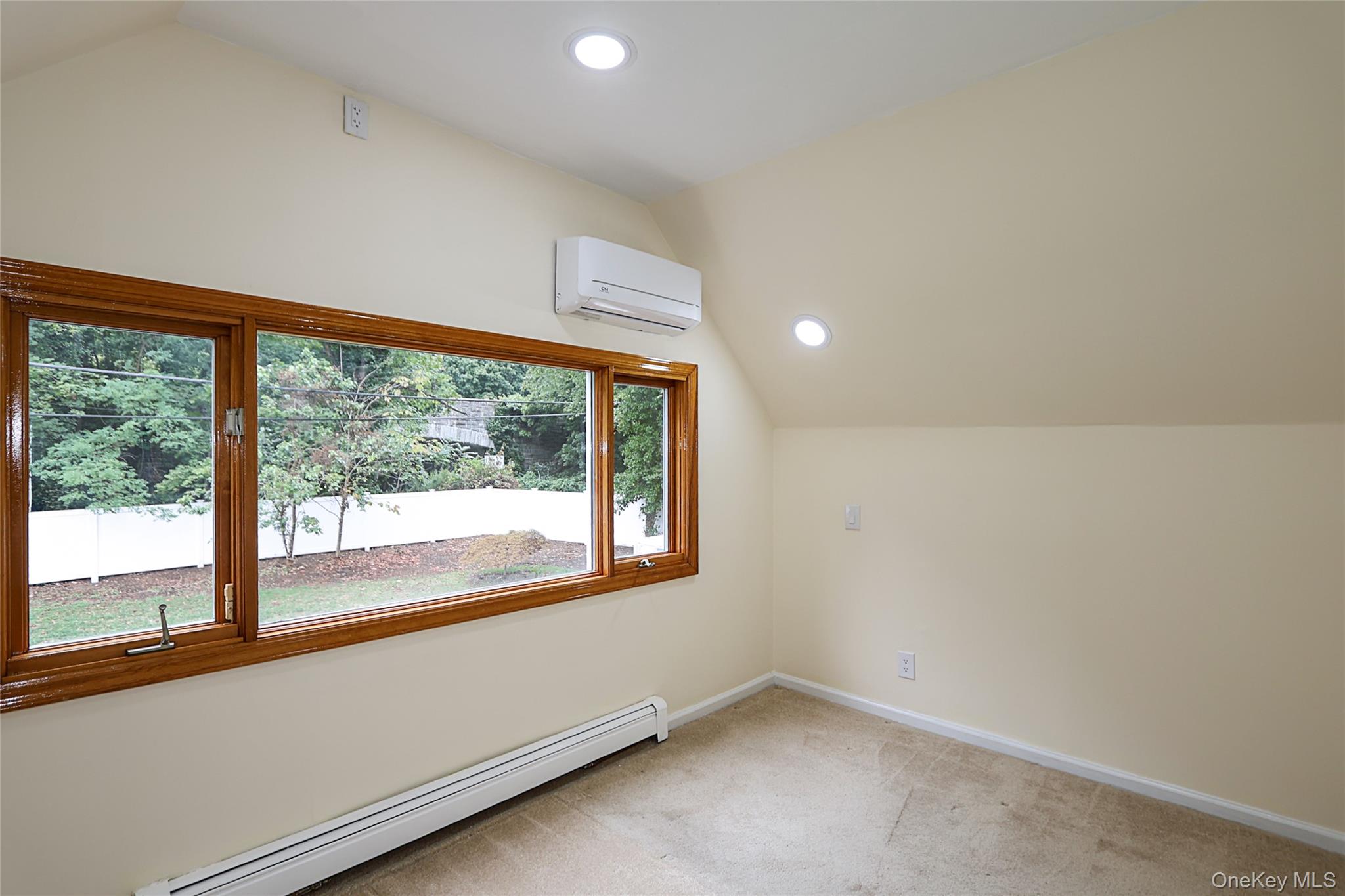 81 Carriage Lane, Roslyn Heights, NY 11577