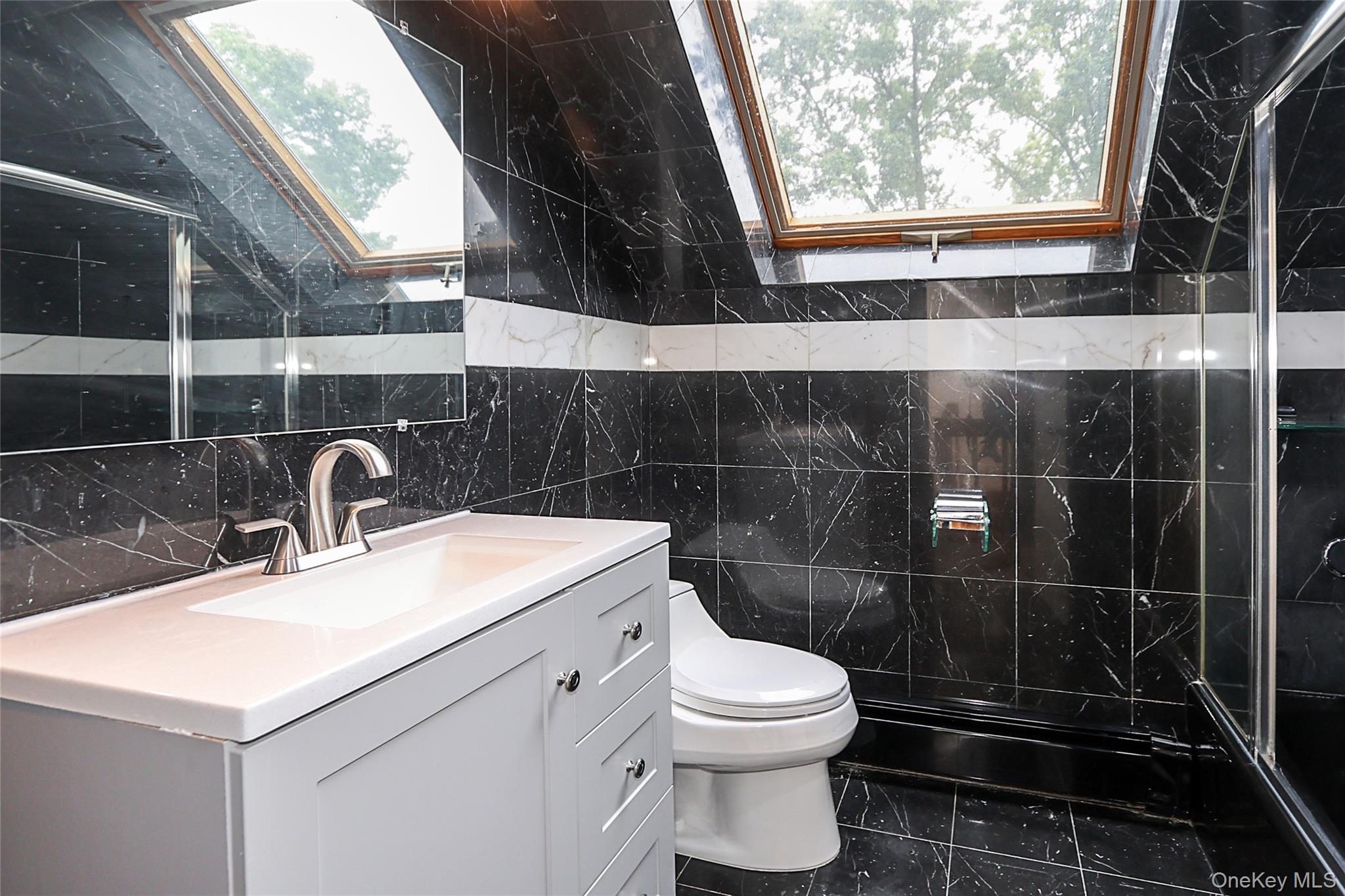 81 Carriage Lane, Roslyn Heights, NY 11577