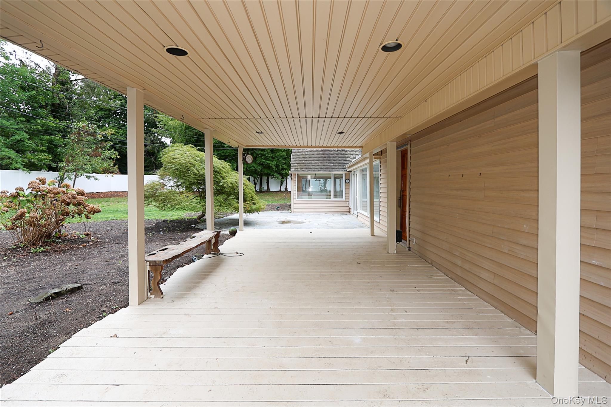 81 Carriage Lane, Roslyn Heights, NY 11577