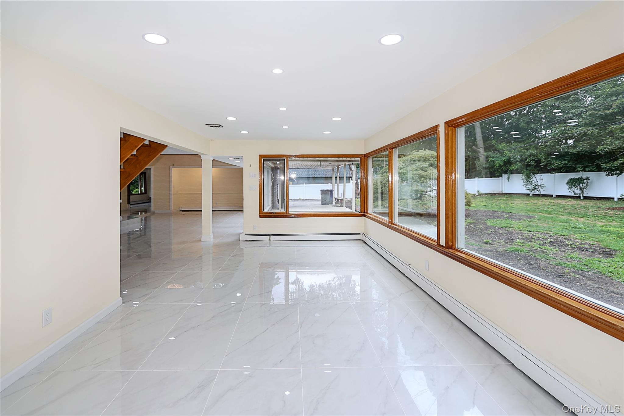 81 Carriage Lane, Roslyn Heights, NY 11577