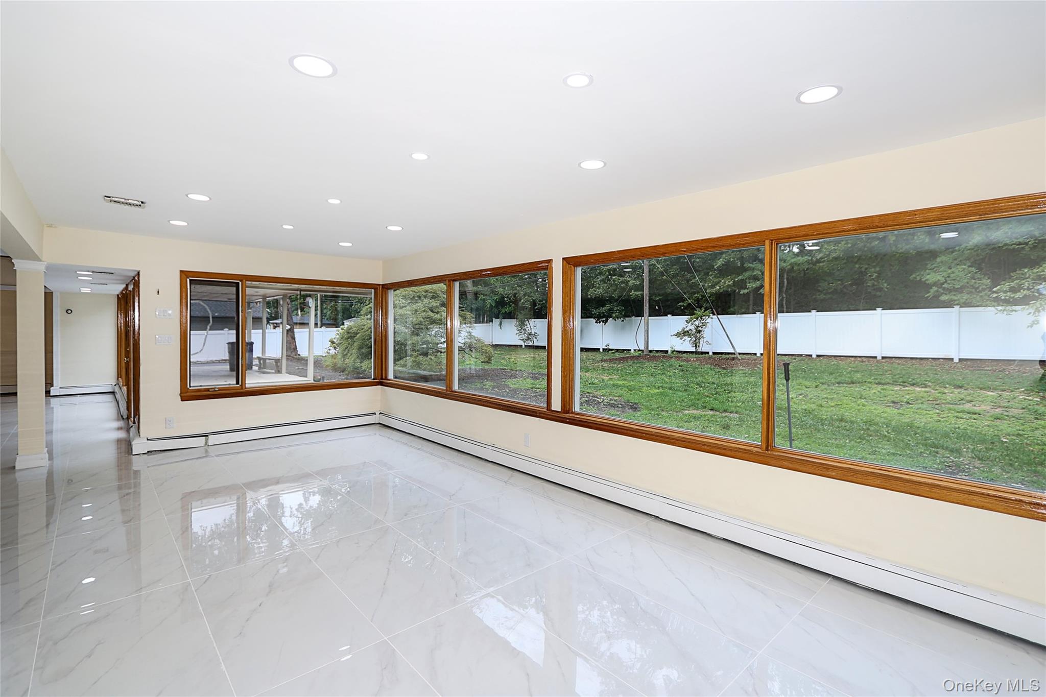 81 Carriage Lane, Roslyn Heights, NY 11577