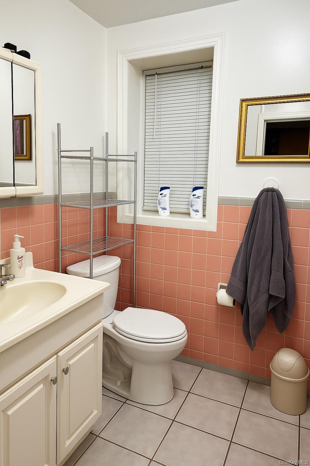 60-45 Woodhaven Blvd, Rego Park, NY 11373