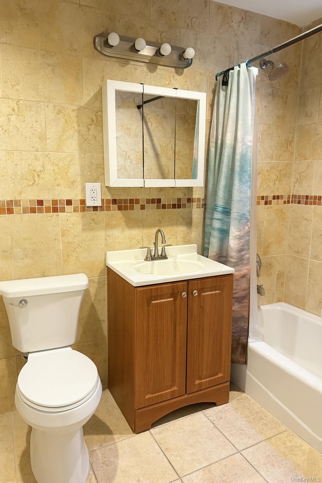 60-45 Woodhaven Blvd, Rego Park, NY 11373