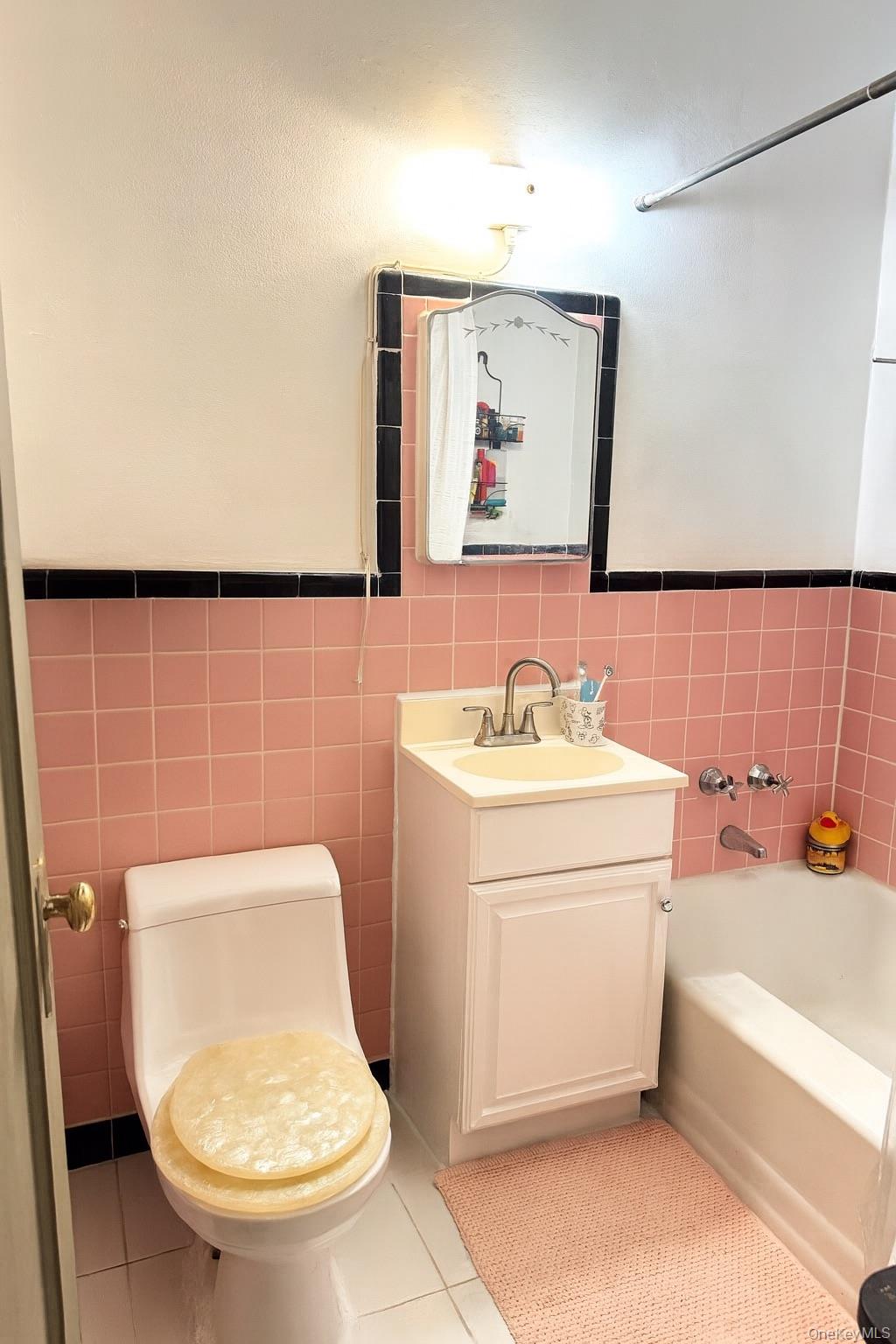 60-45 Woodhaven Blvd, Rego Park, NY 11373