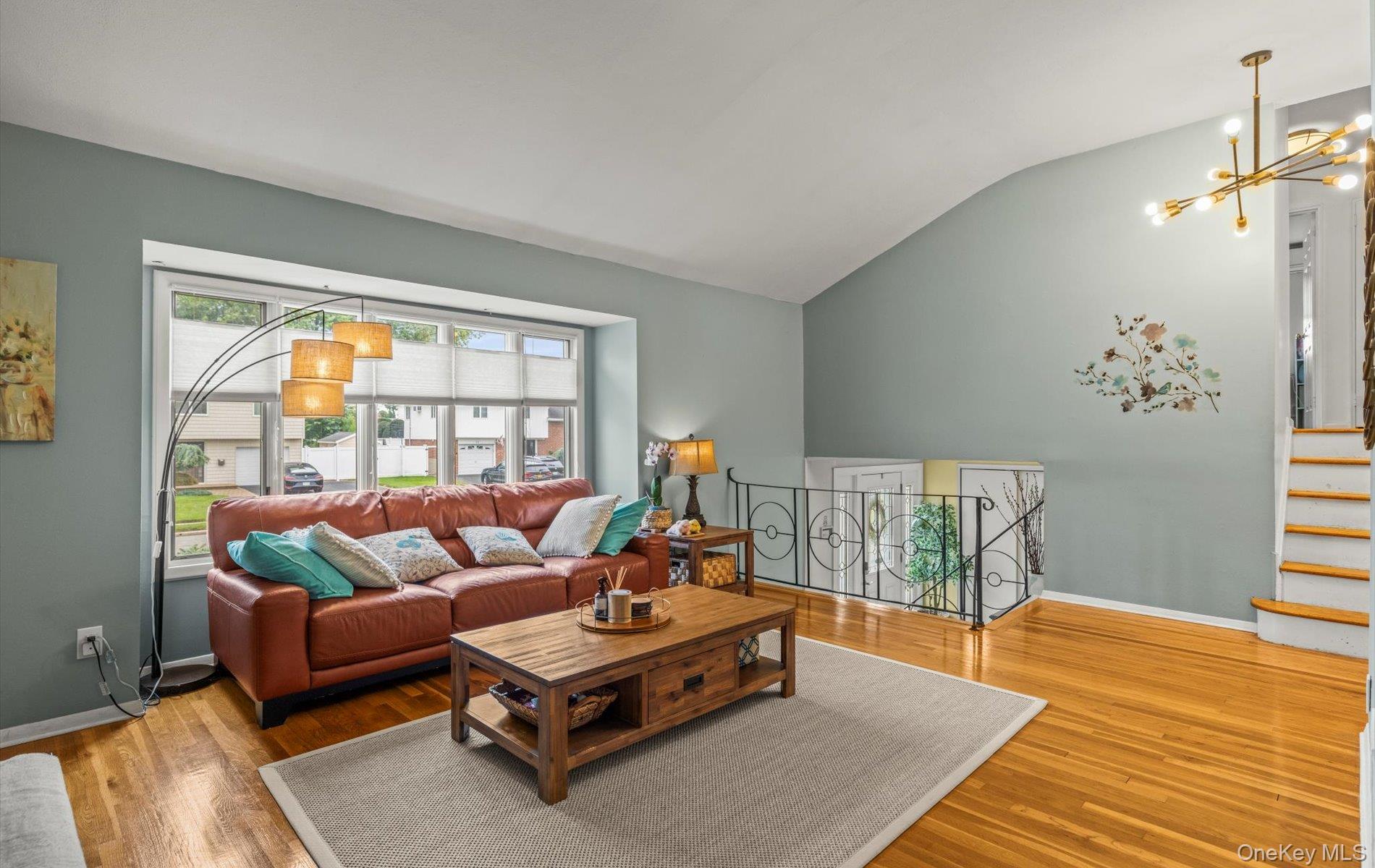 11 Dartmouth Drive, Plainview, NY 11803