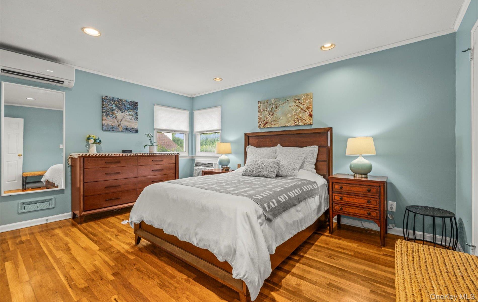 11 Dartmouth Drive, Plainview, NY 11803