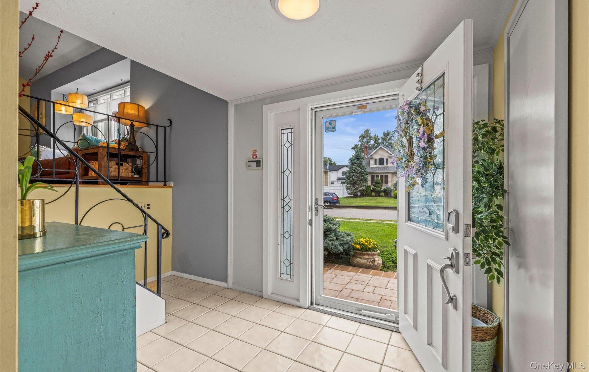 11 Dartmouth Drive, Plainview, NY 11803