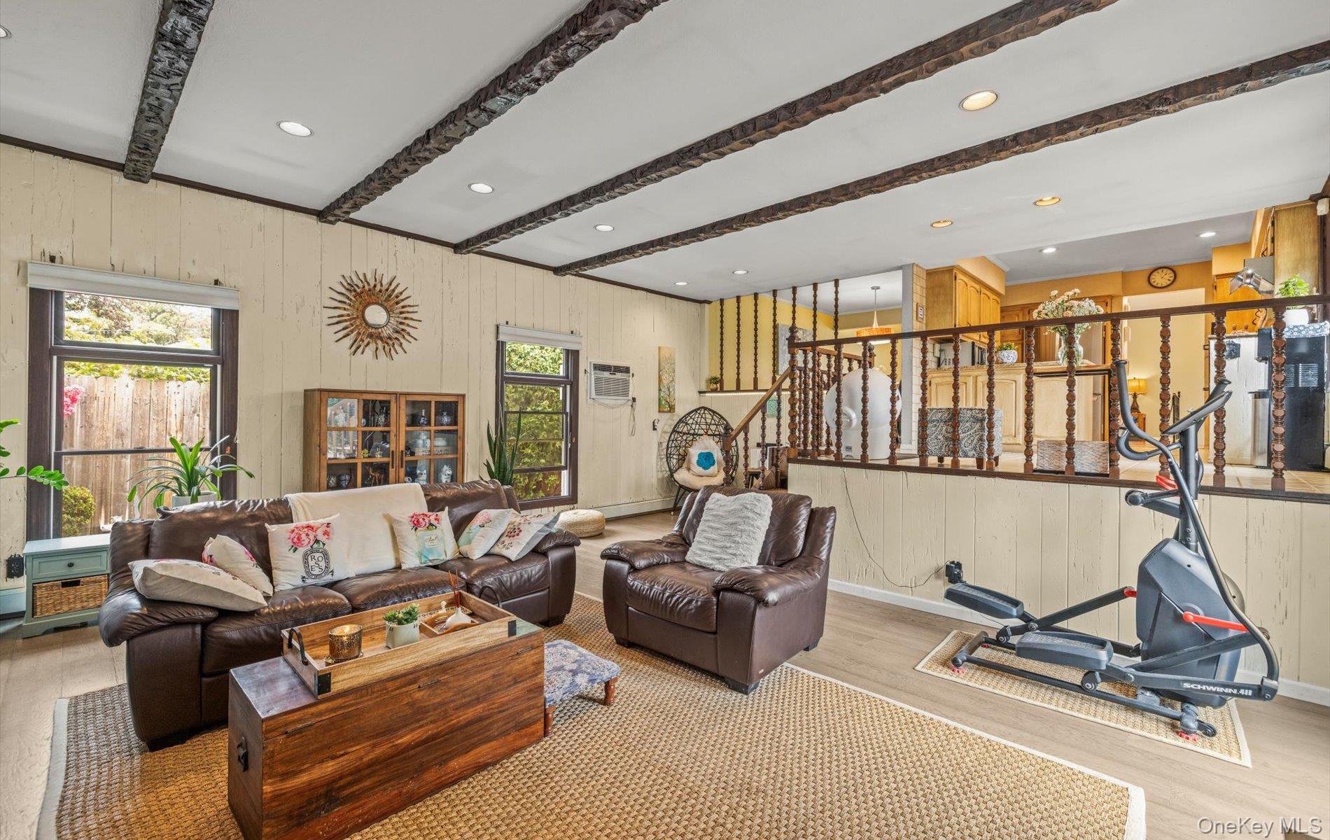 11 Dartmouth Drive, Plainview, NY 11803