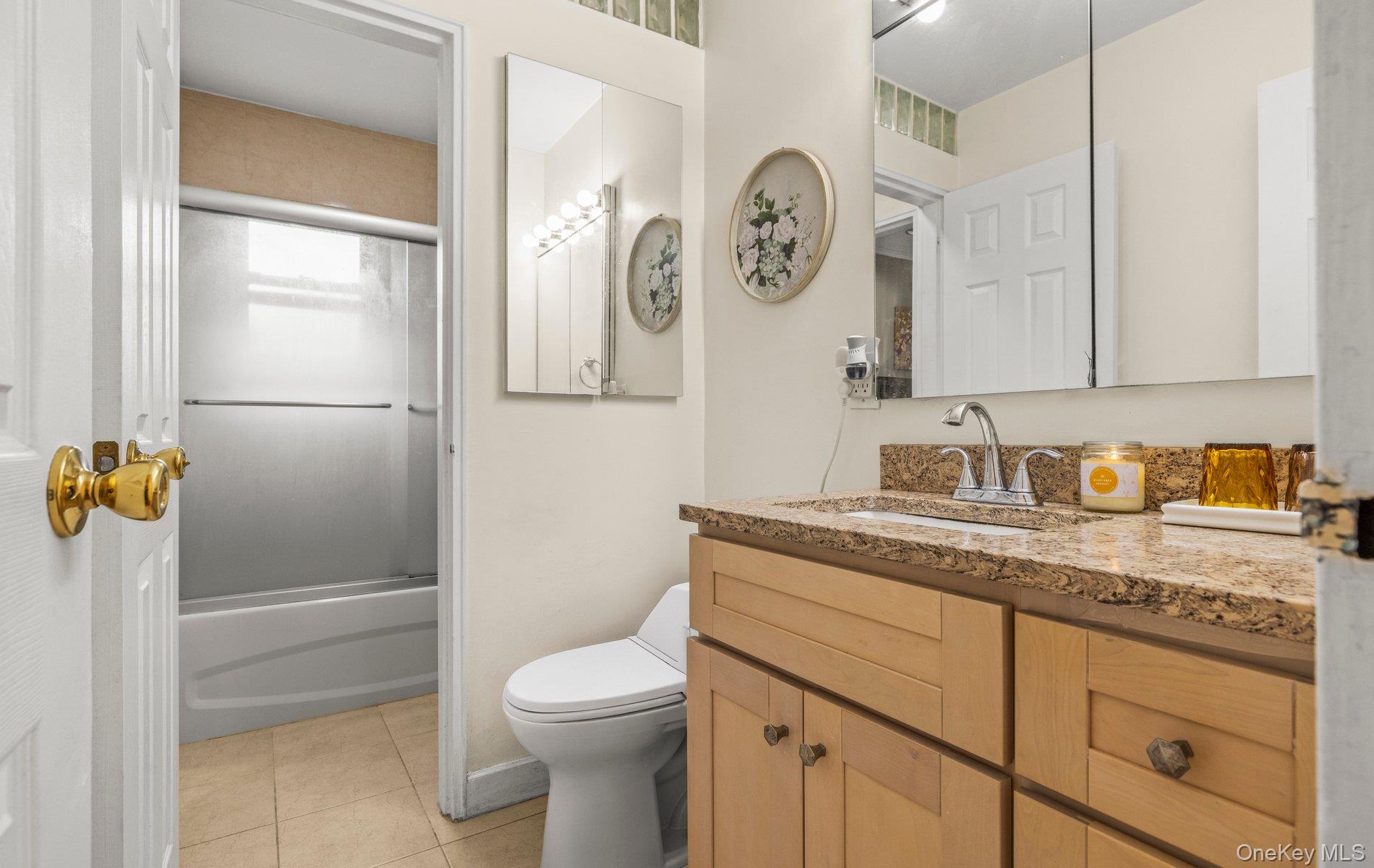 11 Dartmouth Drive, Plainview, NY 11803