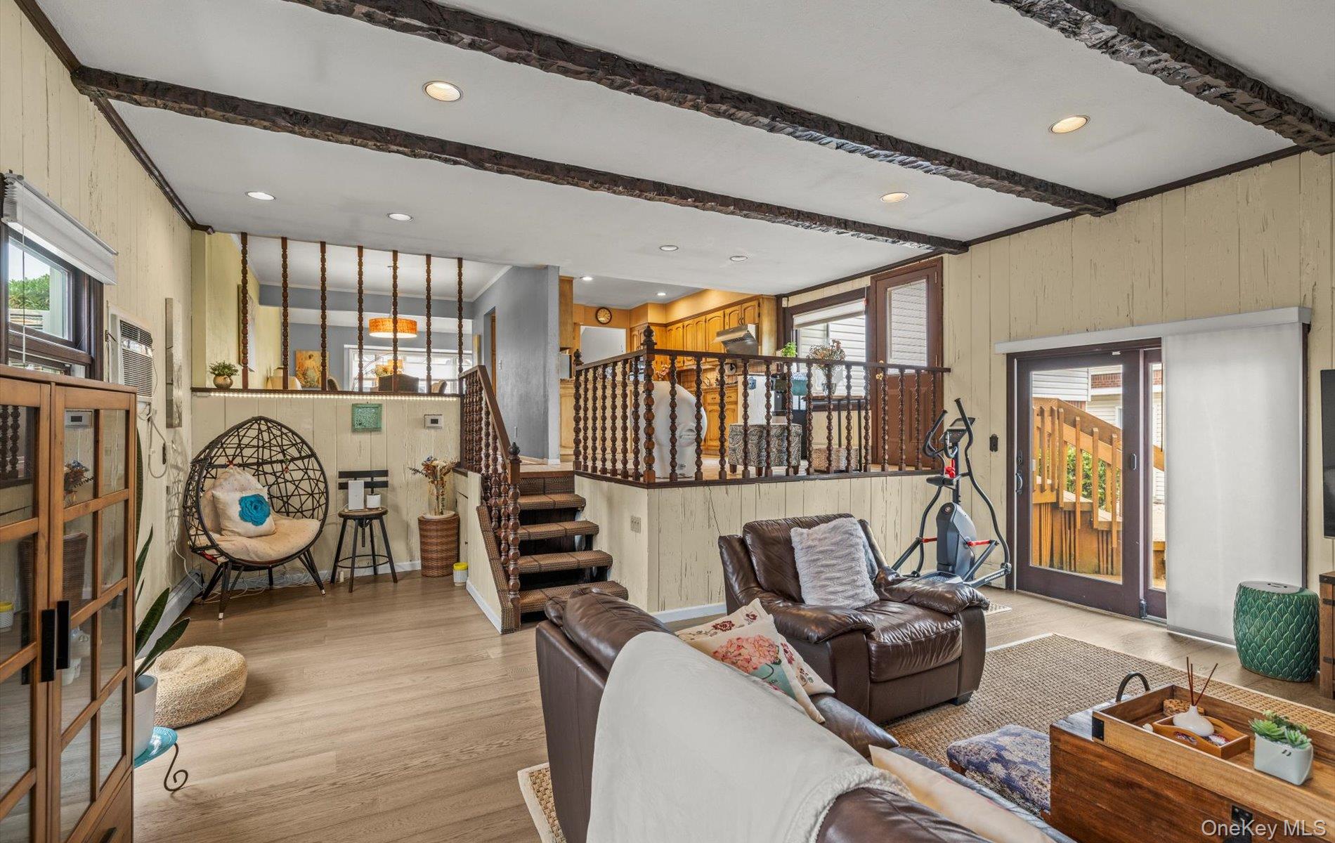 11 Dartmouth Drive, Plainview, NY 11803