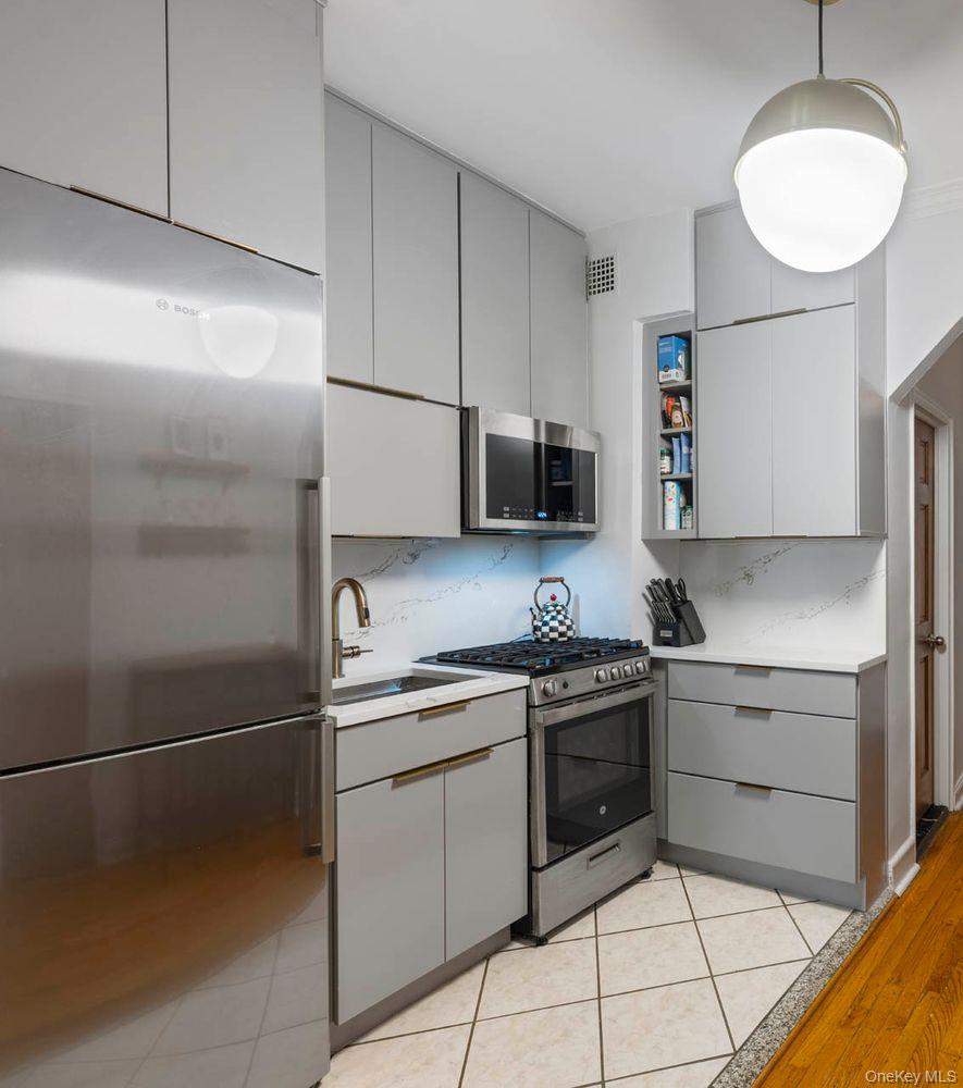 242 E 87th Street # 2B, New York (Manhattan), NY 10128