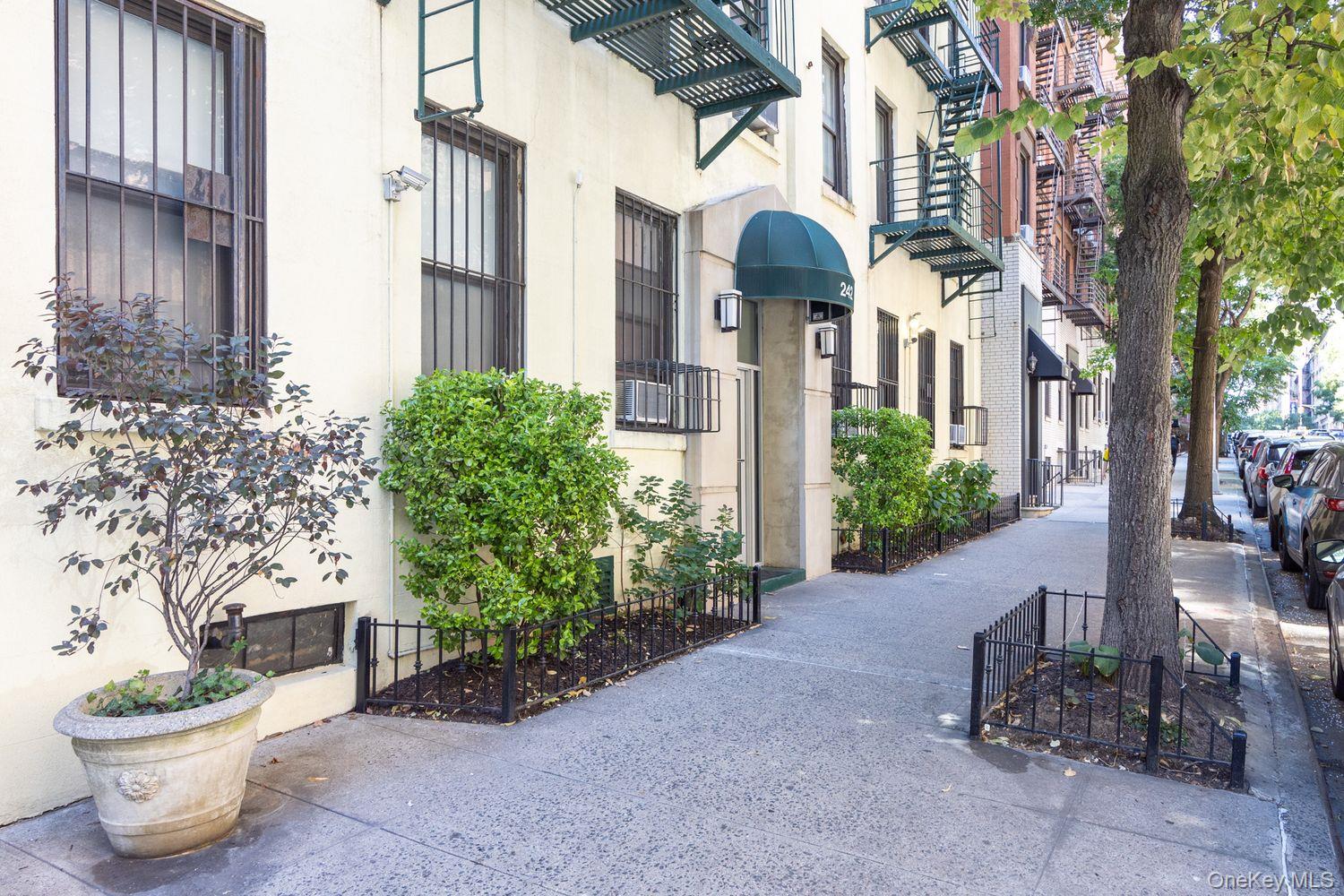 242 E 87th Street # 2B, New York (Manhattan), NY 10128