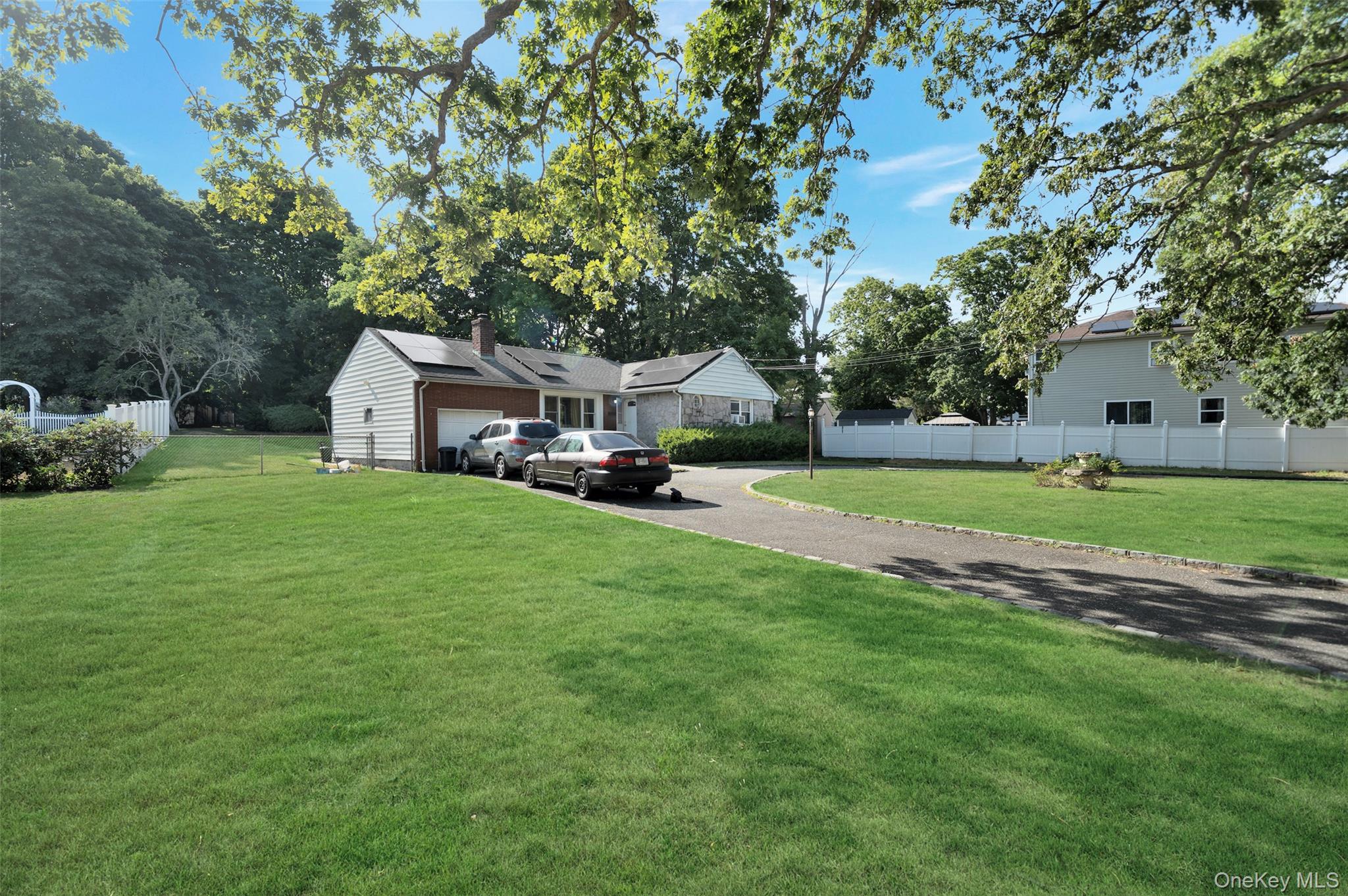 9 Melville rd N, Huntington Station, NY 11746