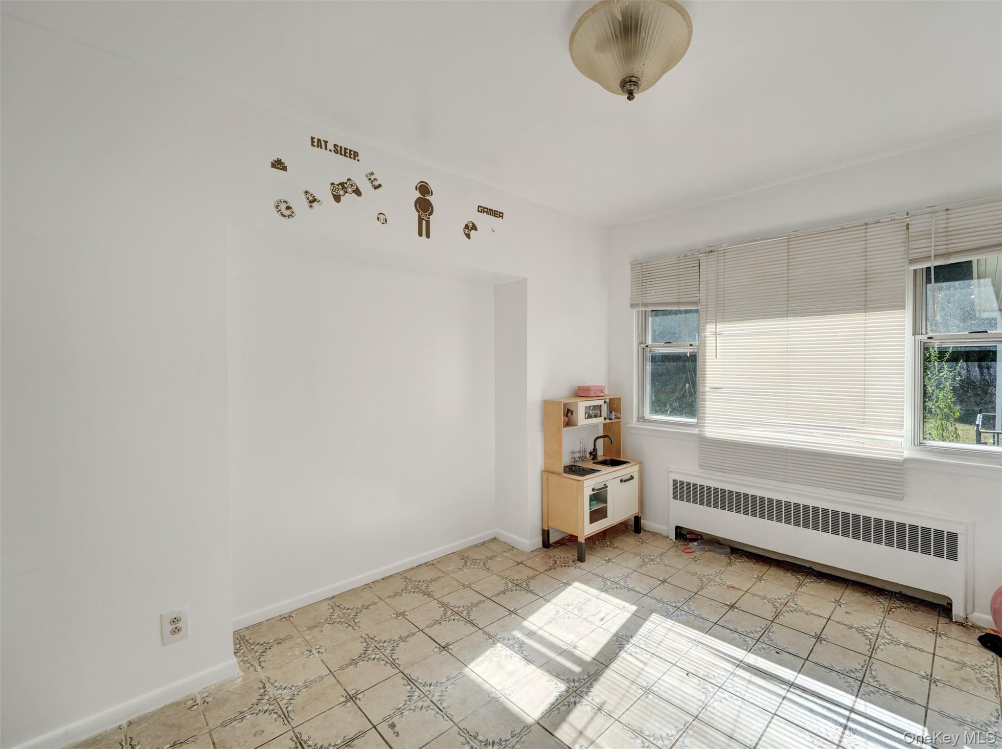 9 Melville rd N, Huntington Station, NY 11746